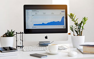 詹姆斯现身成都万象城会场！台下球迷摩肩接踵完全没有任何空隙